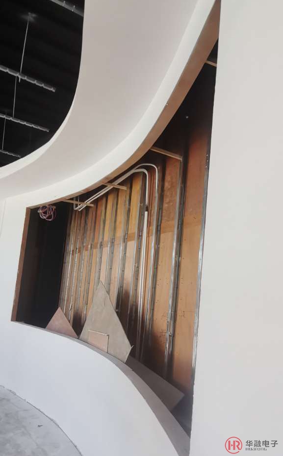 LED顯示屏安裝了相關裝飾板材