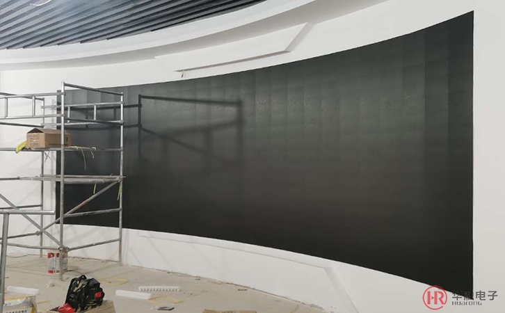 P2LED顯示屏安裝完模組